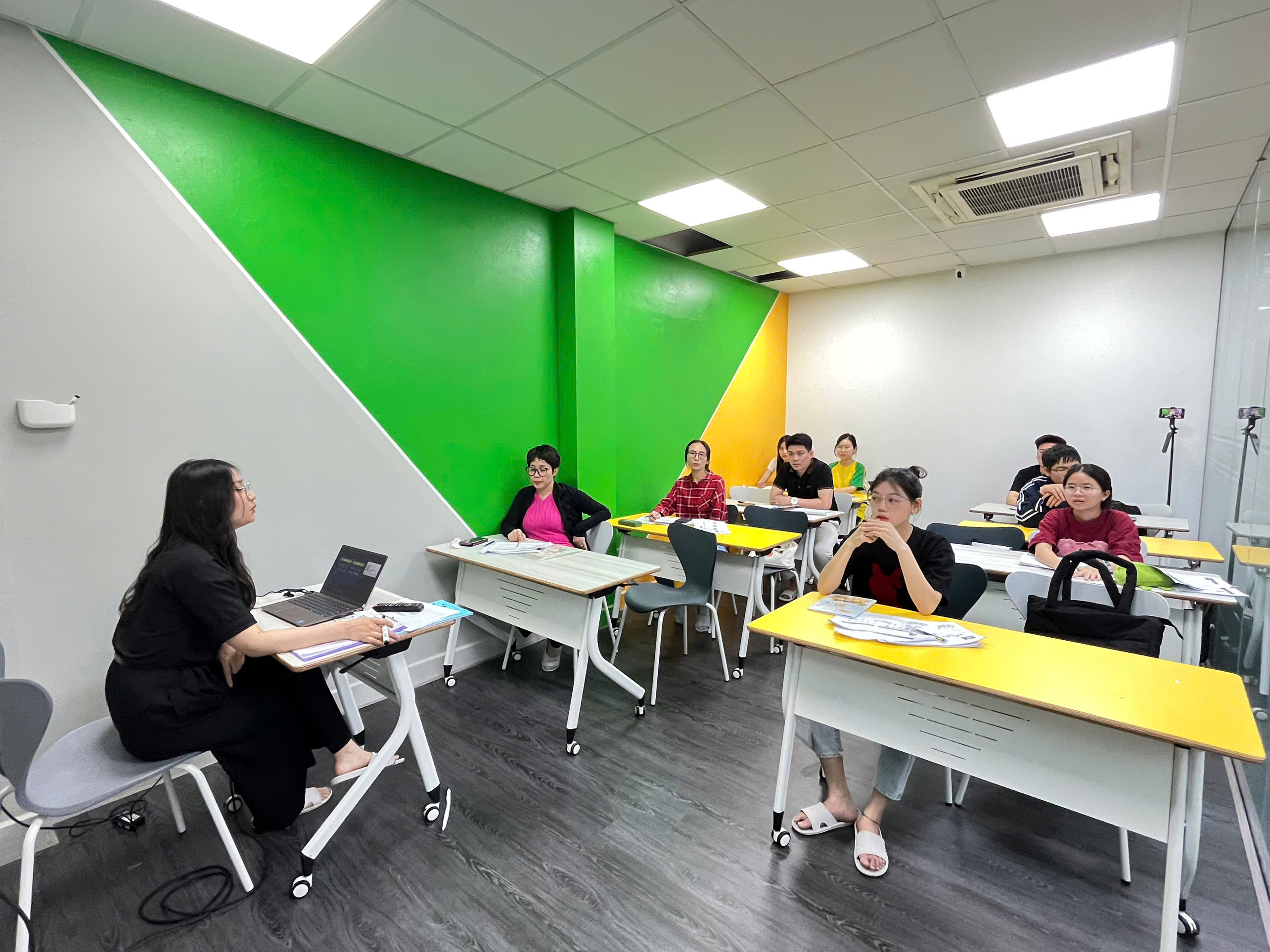 ảnh lớp tiếng trung cho người mới bắt đầu tại Tiếng Trung Minh Việt cơ sở Long Biên